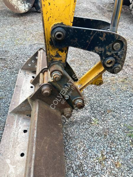Escavadora JCB 85Z-1