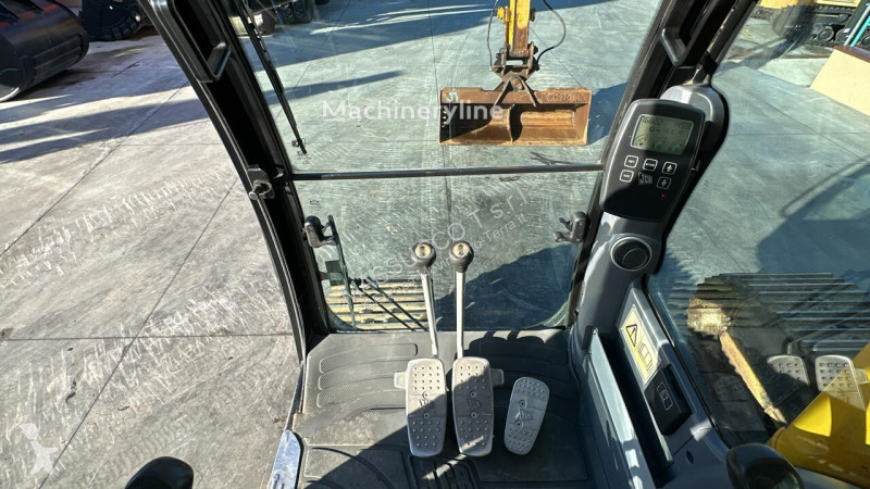 Escavatore JCB SLF