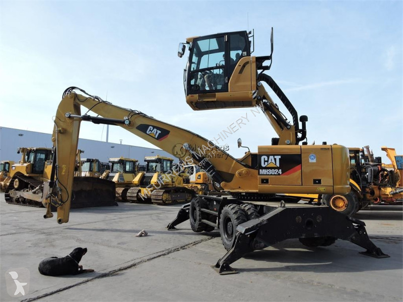 Lopatový nakládač Caterpillar MH3024