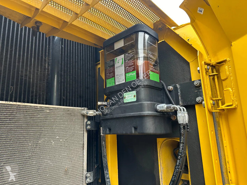 Escavadora Komatsu