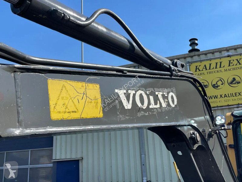 Graafmachine Volvo EC55 Track Excavator Working...
