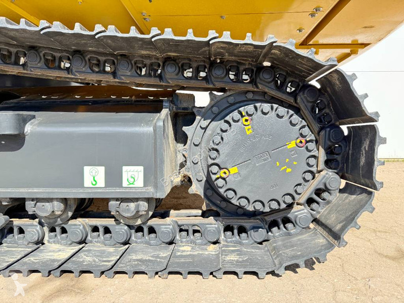 Excavator Komatsu -10M0 New / Unused / Hammer...