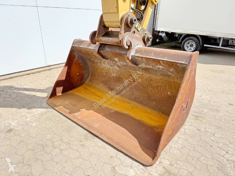Graafmachine Caterpillar 323FL Z-Line Full...