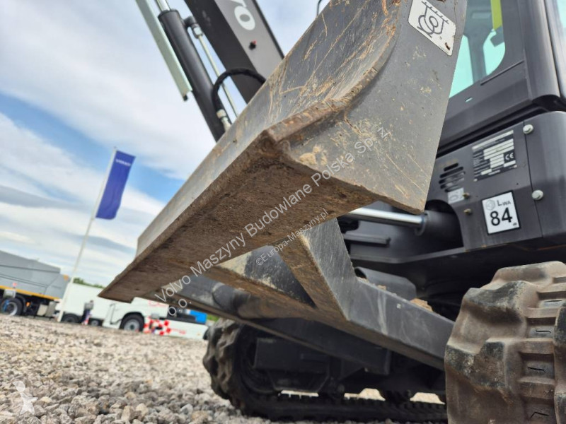 Escavadora Volvo JECR25D ELECTRIC