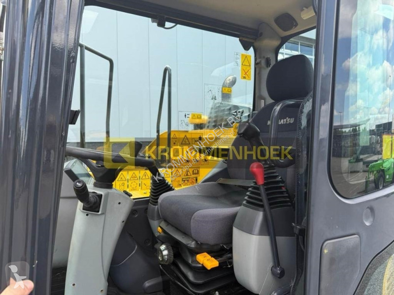 جرافة Komatsu PW 118 MR-11