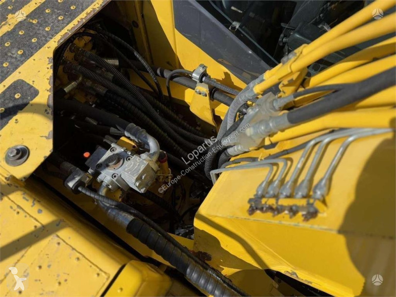Excavator Komatsu LC-8