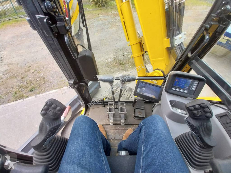 Escavadora Komatsu PC80MR-5
