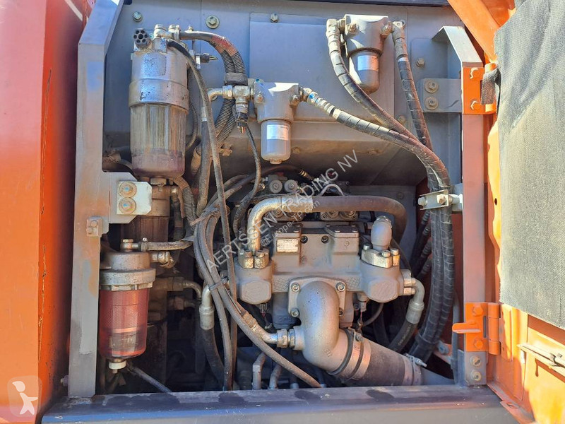 Escavadora Hitachi W-5 B