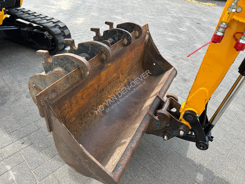 Excavator JCB 6