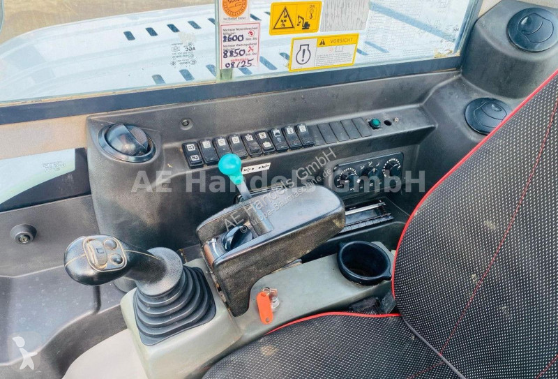 Escavatore Takeuchi