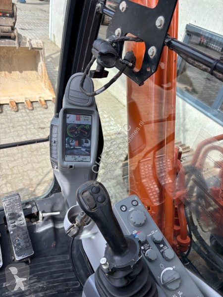 Excavadora Hitachi ZX 210 LC-6 -