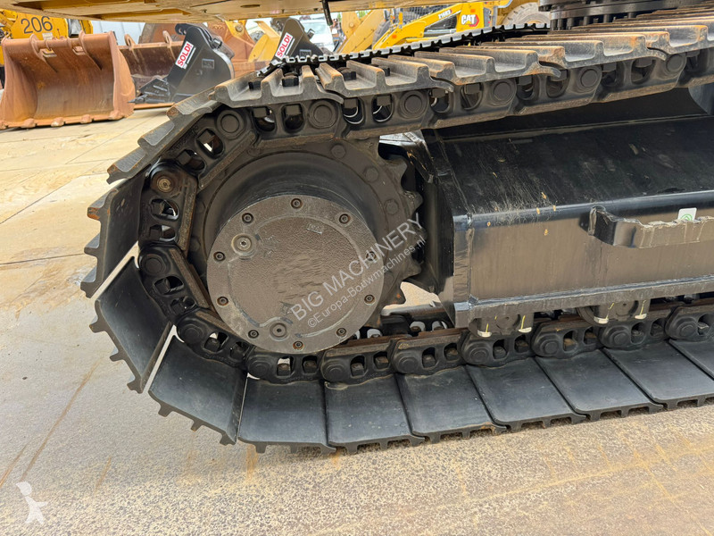 Excavadora Caterpillar 3