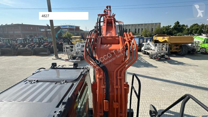 Escavatore Hitachi ZX220W-7