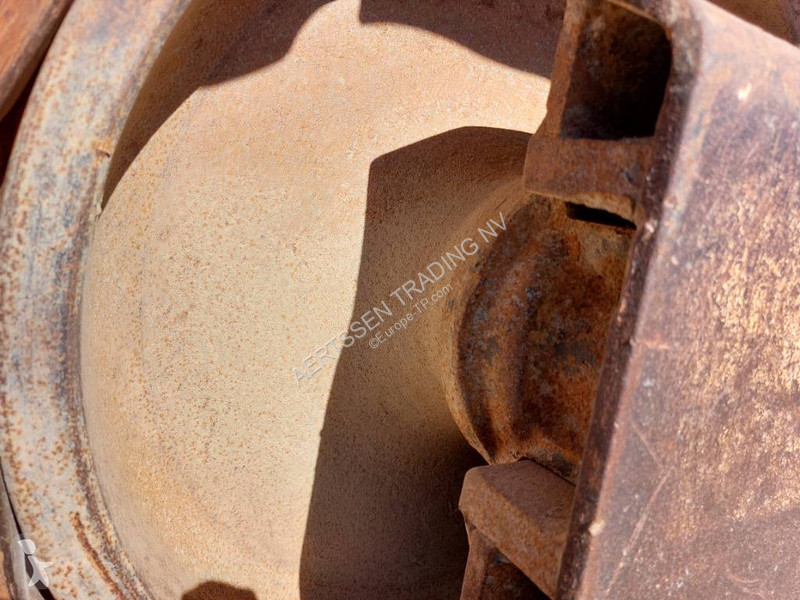 Escavadora Volvo ECR 235 E