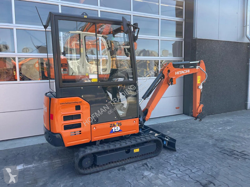 Escavadora Hitachi ZX19-6