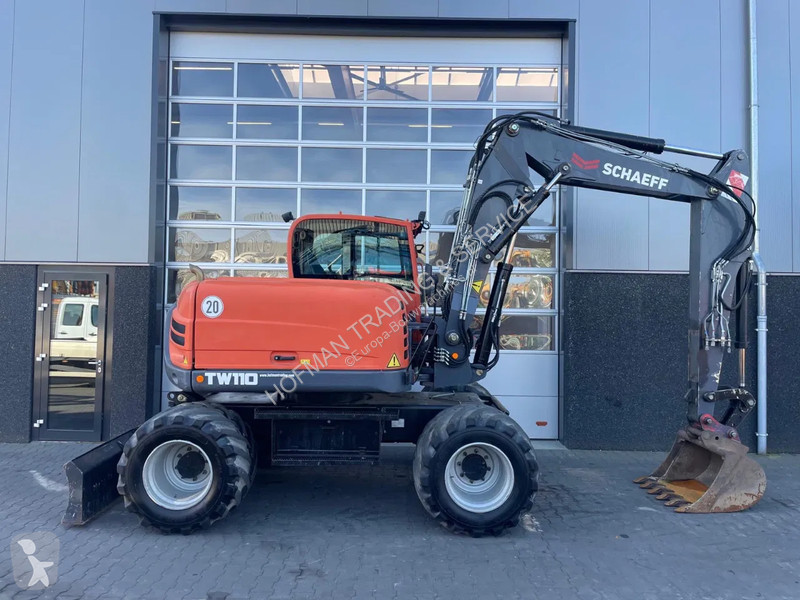 Excavator Terex