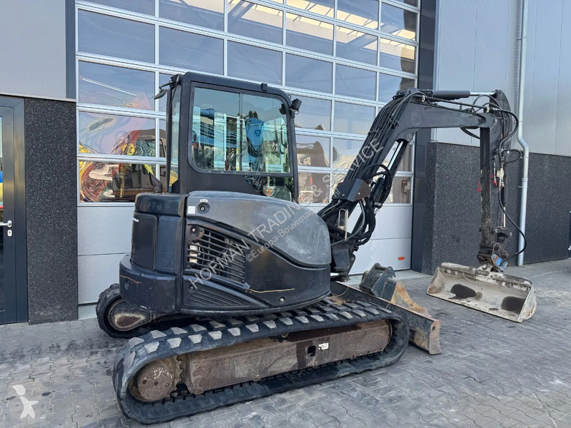 Escavadora Hitachi ZX52U-3