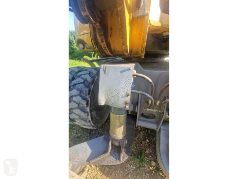 Lopatový nakládač Liebherr A COMPACT