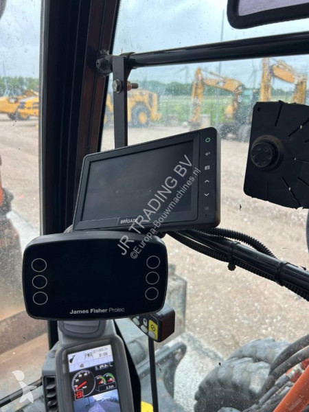 Lopatový nakládač Hitachi ZX220W-5B
