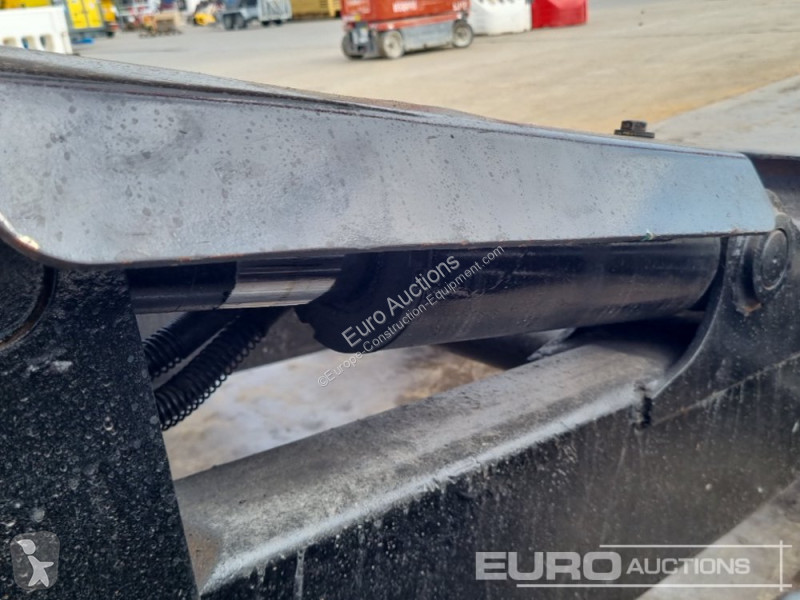 Escavatore Doosan DS80-7C