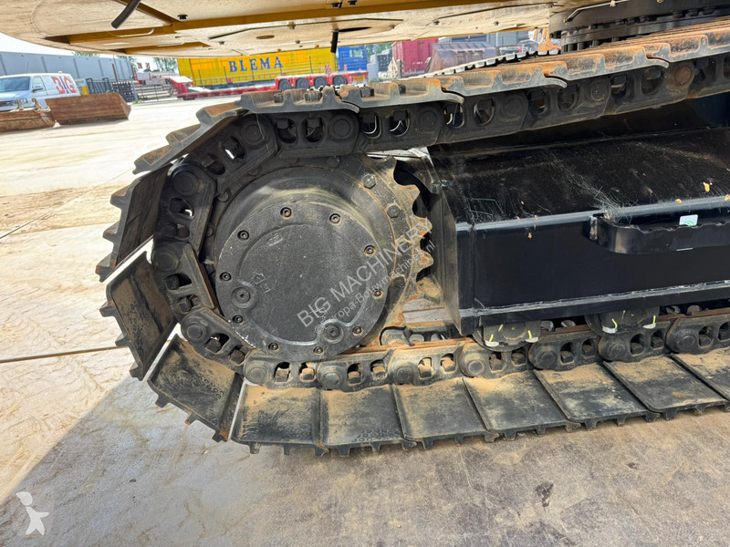 Excavadora Caterpillar 3