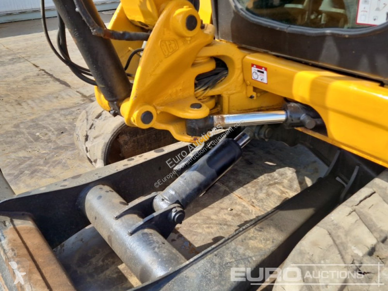 Escavadora JCB