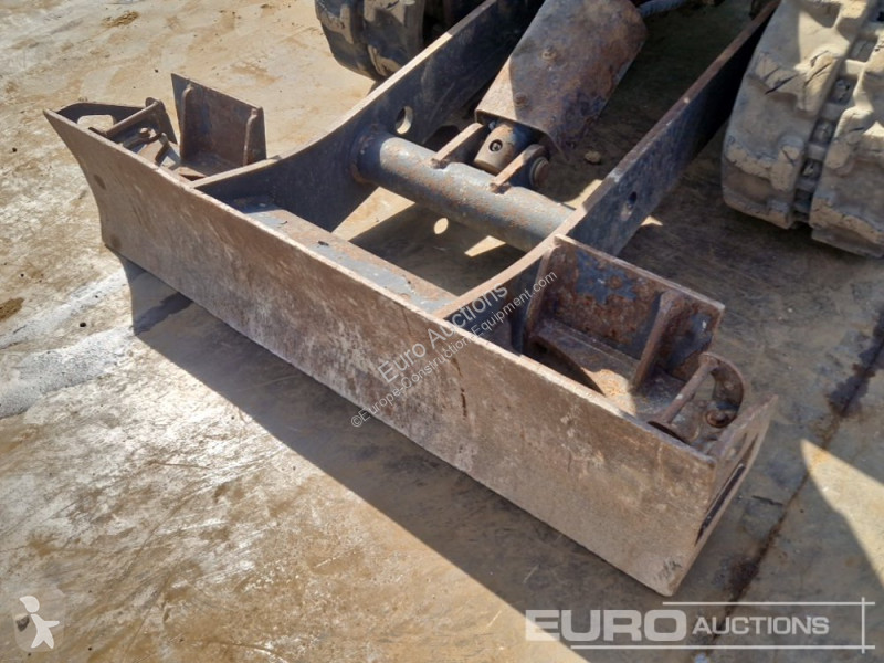 جرافة Bobcat E17