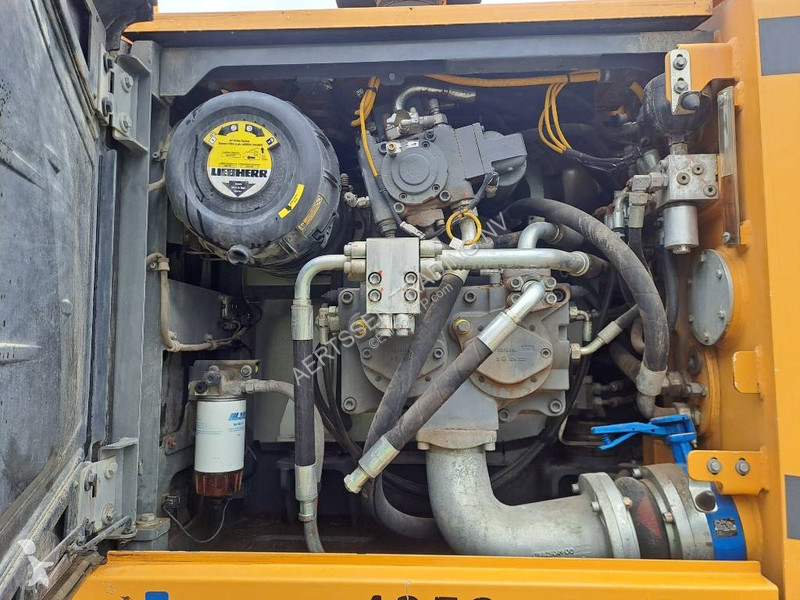 Escavadora Liebherr
