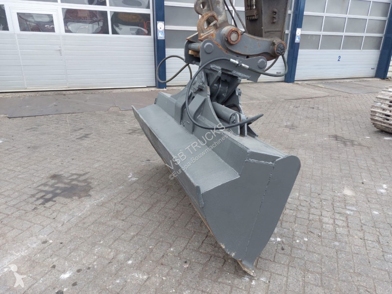 Skovl Volvo