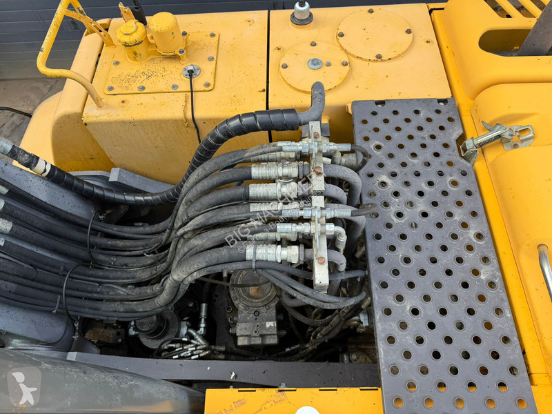 Excavadora Volvo