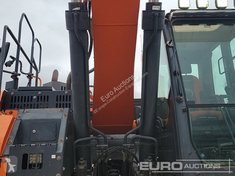 جرافة Doosan -5