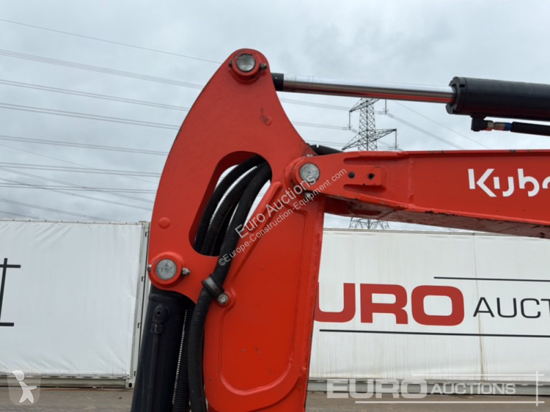 جرافة Kubota U27-4