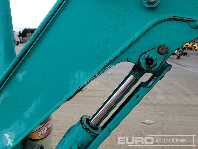 جرافة Yanmar B2U