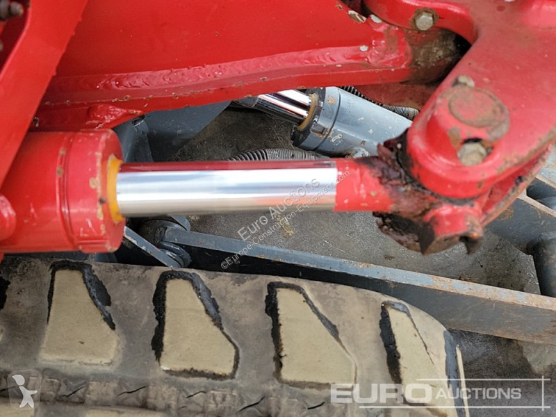 Escavadora Takeuchi TB216