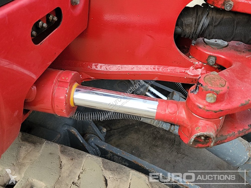 Escavadora Takeuchi TB216