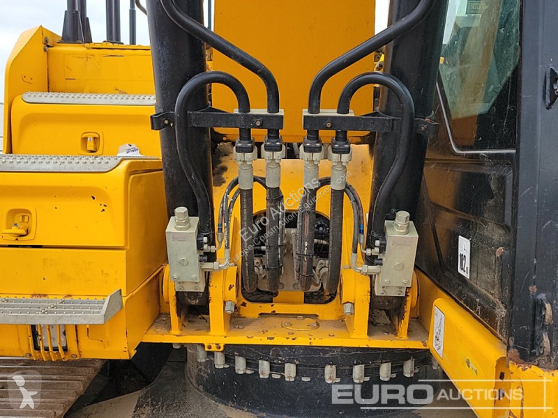 جرافة JCB 220XLC