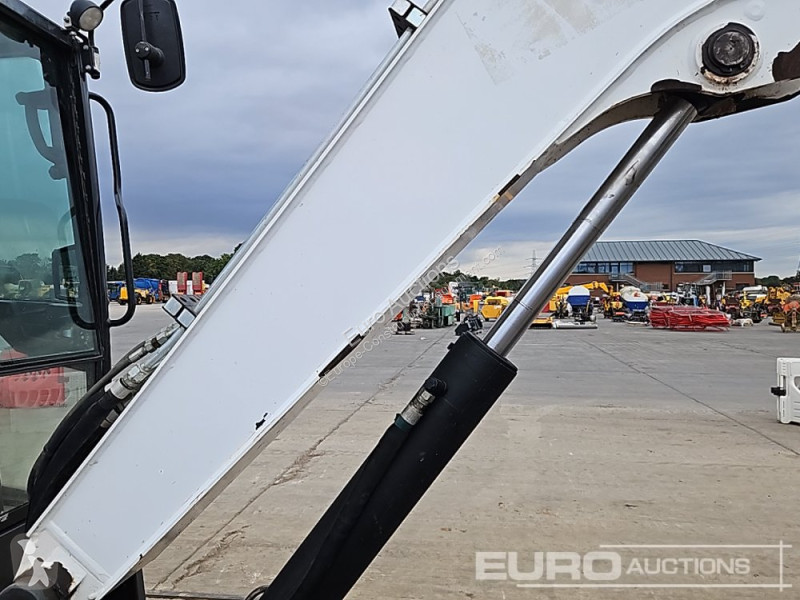 Escavadora Bobcat Z