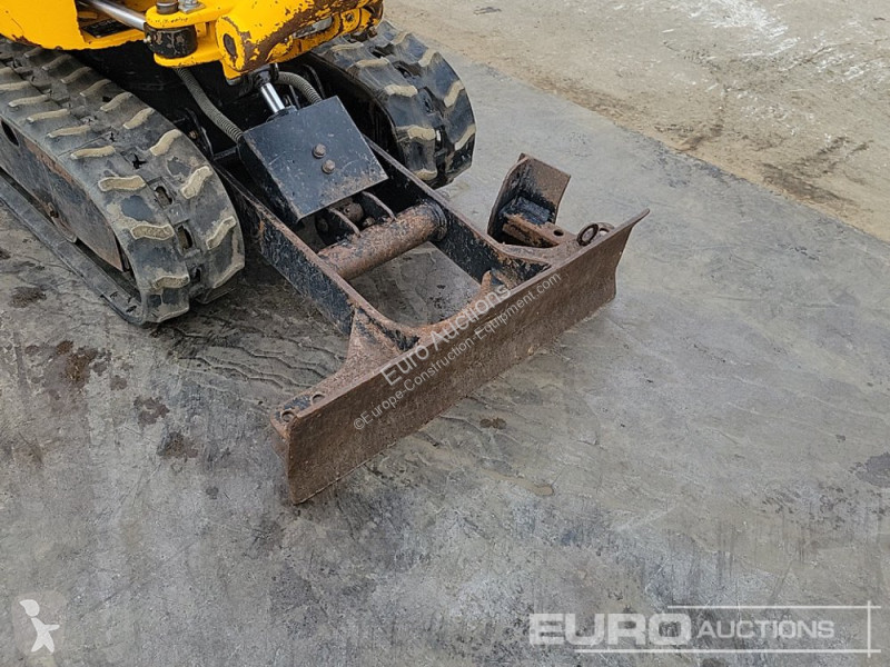 Lopatový nakládač JCB
