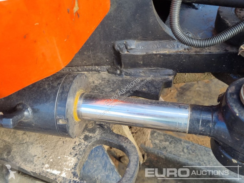 Lopatový nakládač Kubota KX037-4