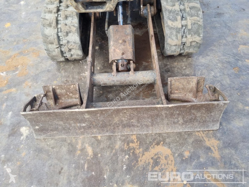 Lopatový nakládač Bobcat E17