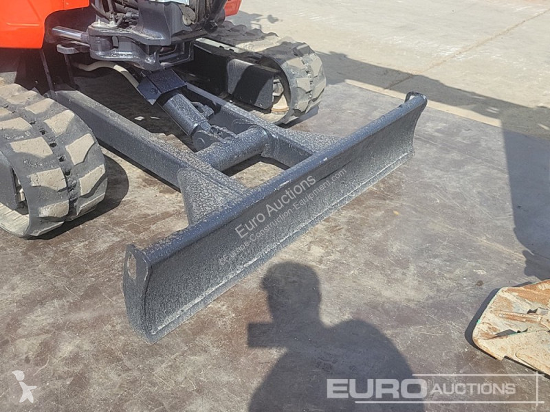Lopatový nakládač Kubota U36-4