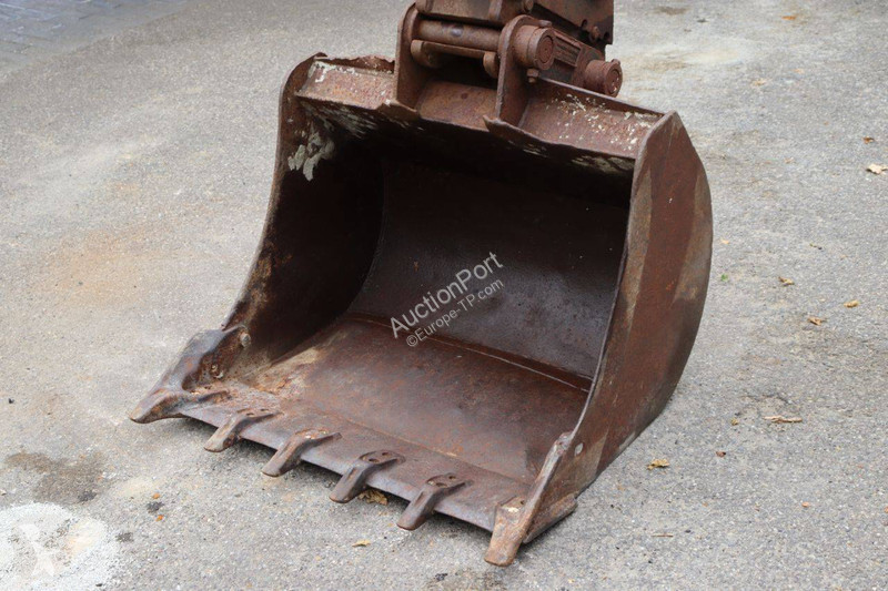 جرافة Takeuchi