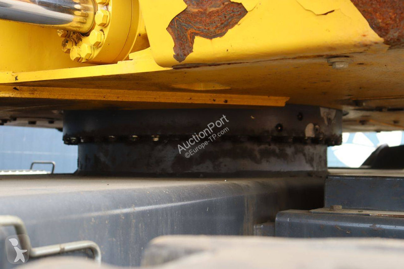 Excavator Komatsu PW118MR-11