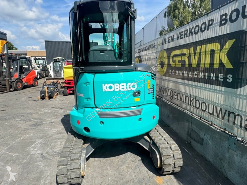 Escavadora Kobelco 35 SR