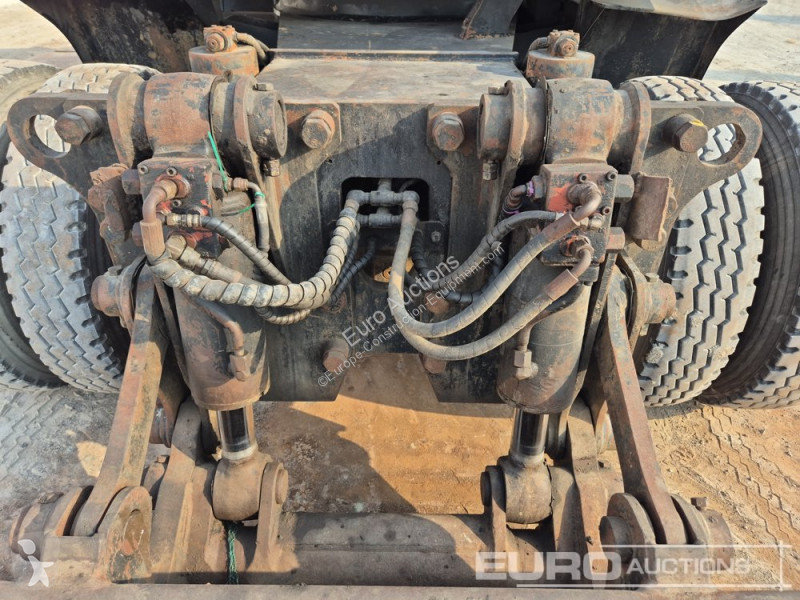 Escavadora Hitachi