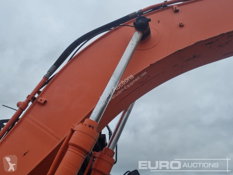 Escavatore Hitachi ZX210LC-3