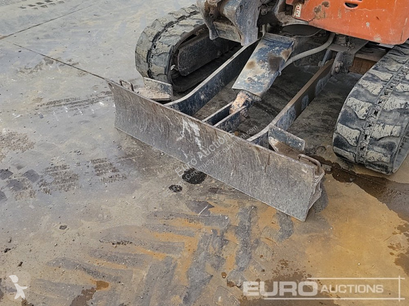 جرافة Hitachi ZX19U-6 YLR