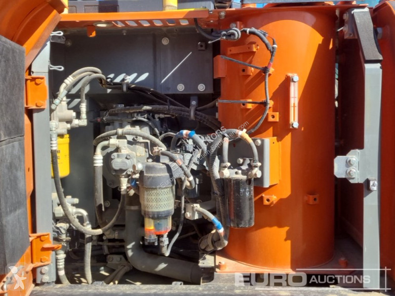Excavadora Hitachi -7