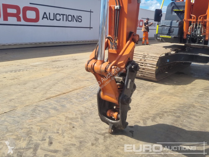 Excavadora Hitachi -7