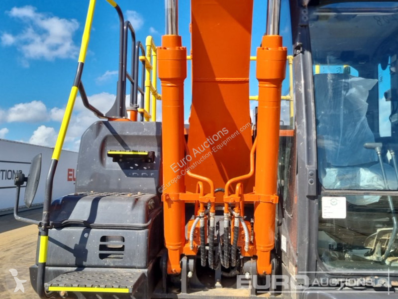 Excavadora Hitachi -7
